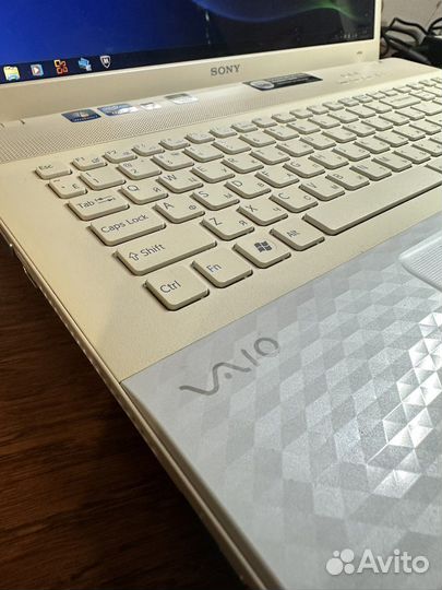 Ноутбук Sony Vaio 15 Core i3/4/320/GF410/1gb/15.6