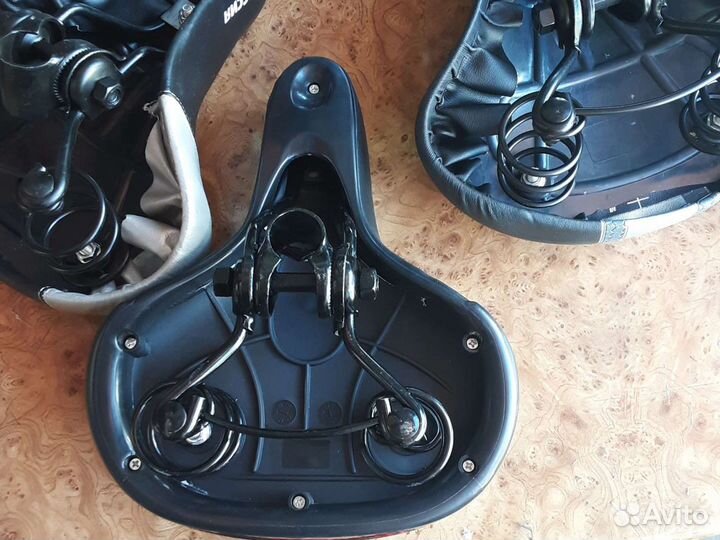 Седло для велосипеда на пружинах. Новые