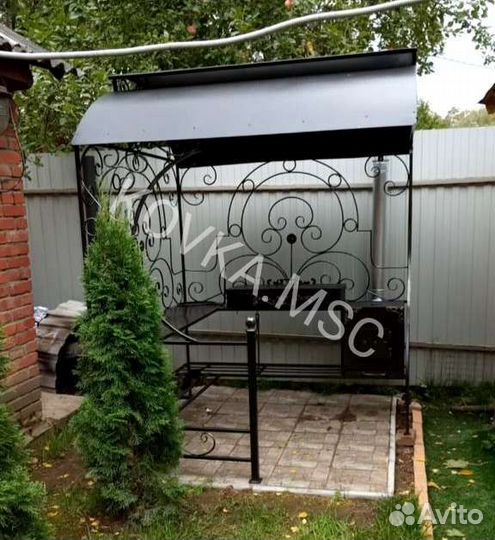 Мангал с крышей