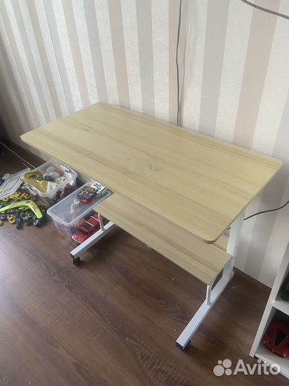 Детский стол парта