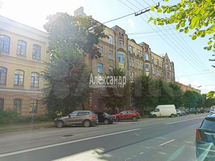 Комната 23 м² в 5-к., 3/5 эт.