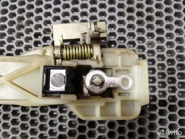 Ручка двери передняя правая Chevrolet Aveo T250