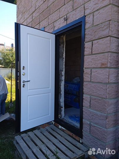 Дверь для частного дома с терморазрывом