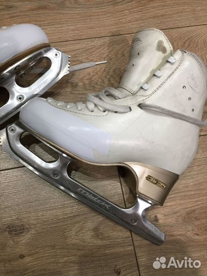 Коньки Edea chorus 230+ лезвия Matrix Supreme 8.5