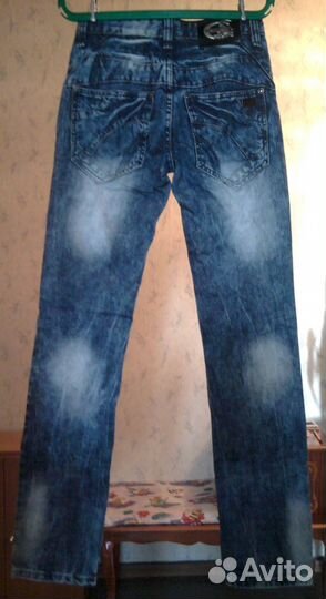 Джинсы