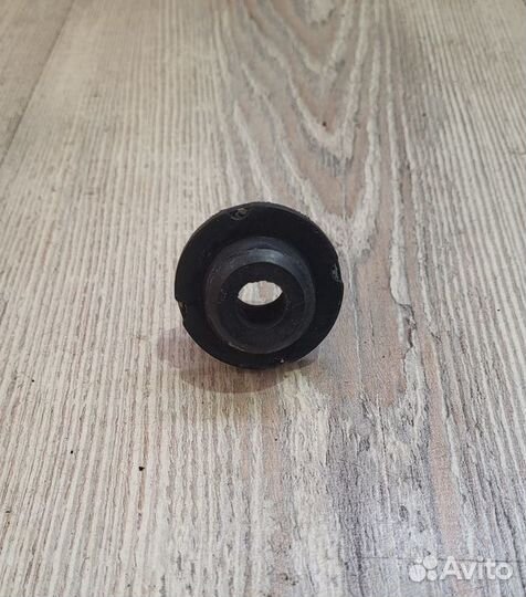 Кронштейн крепление Опора радиатора Kia RIO 3 Лев