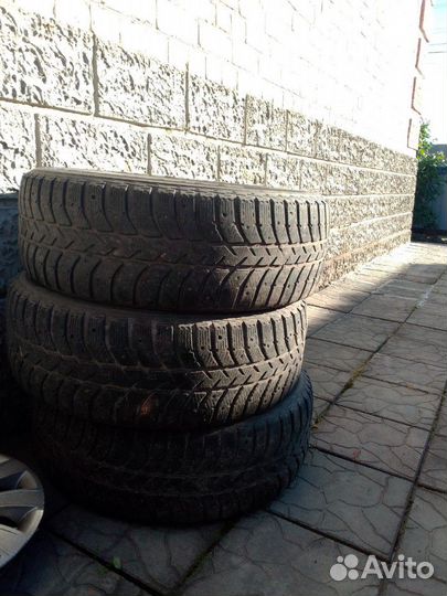 Bridgestone WT17 225/60 R17
