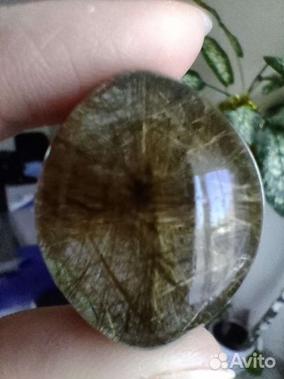 Рутиловый кварц золотистый