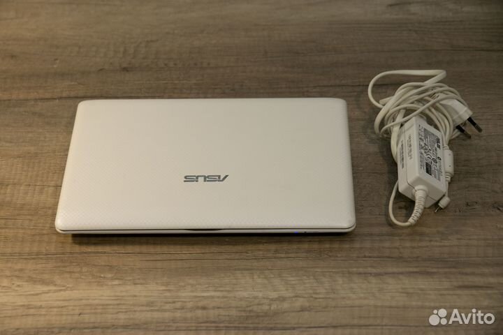 Нетбук asus Eee PC 1005PE