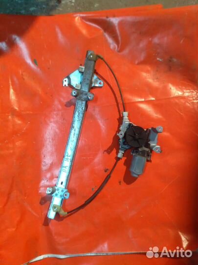 Стеклоподьемник передний правый Nissan Almera N16
