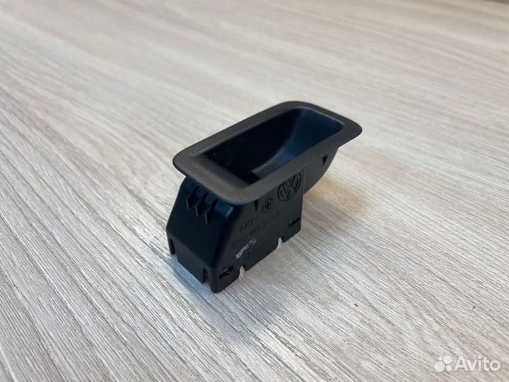 Накладка кнопки стеклоподъемника Volkswagen Polo