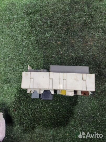 Блок предохранителей салонный Ford Focus 1 1.8