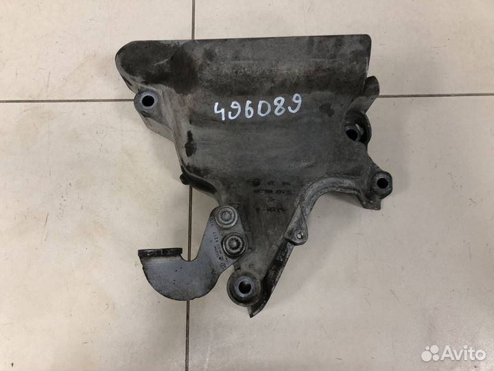 Кронштейн опоры двигателя Skoda Rapid 2012-2020