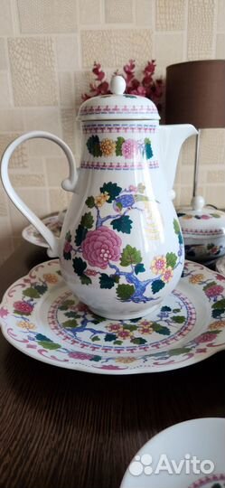 Сервиз фарфоровый 