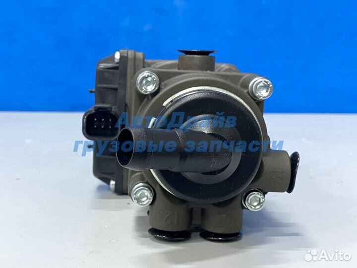 Кран тормозной Вольво FH FM главный