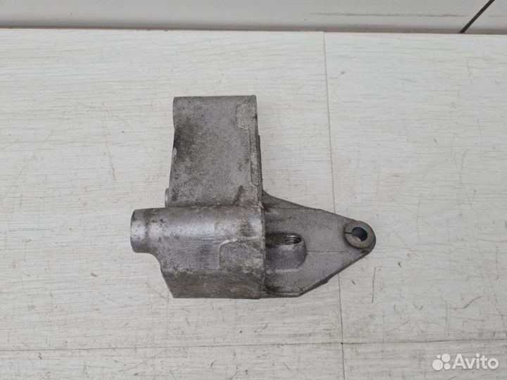 Кронштейн генератора Land Rover Range Rover L322
