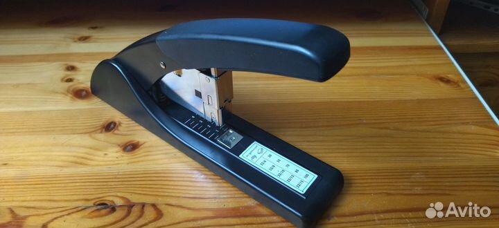 Мощный степлер на 100 листов Silwerhof