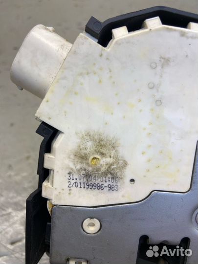 Замок двери передний правый Lr Vogue L322 4.2 2007