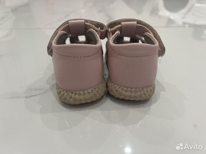 Сандалии для девочки