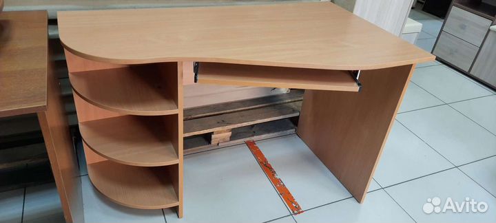 Компьютерный стол маленький