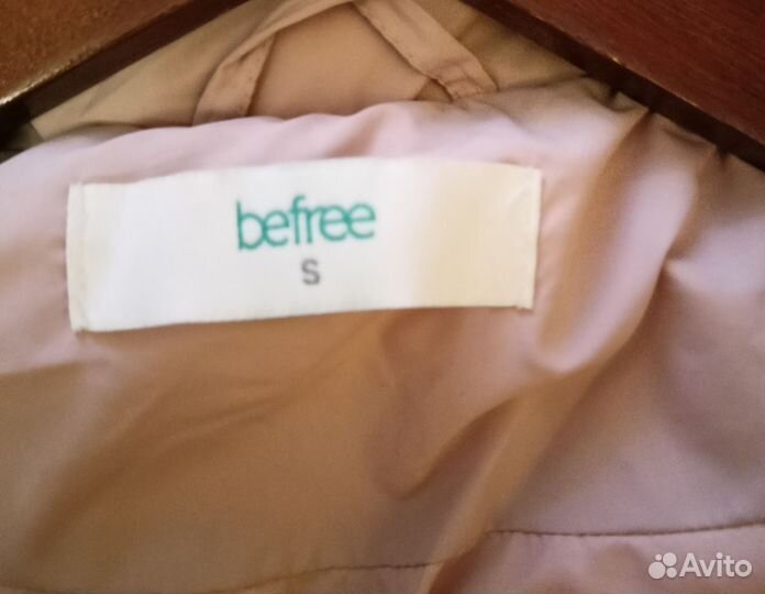 Пуховик новый 42 44