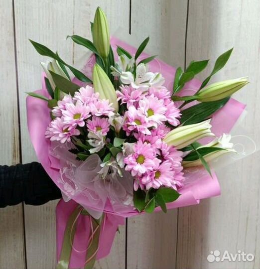 Букеты с лилиями на 08 марта Доставка Самовывоз