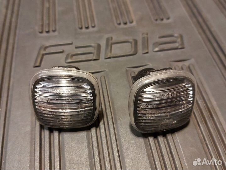 Повторитель поворота 1u0949127b