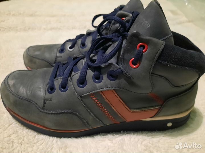 Кроссовки рр 37, 38, 39, 41