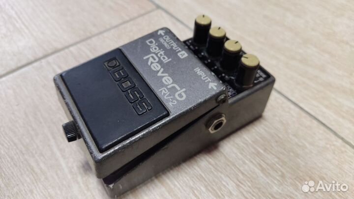 Педаль эффектов Boss Digital Reverb RV-2
