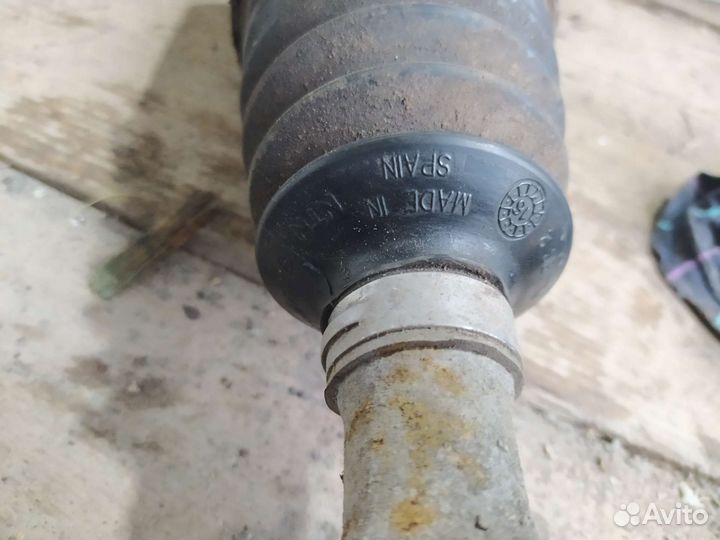 Полуось передняя левая Renault Duster