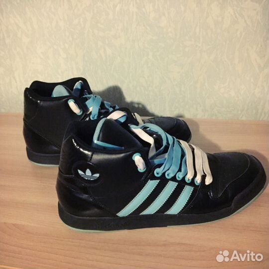 Кроссовки Adidas