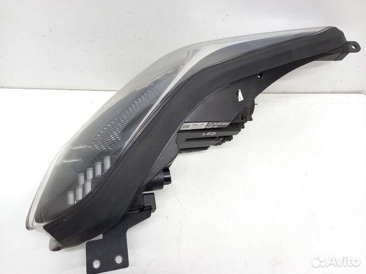 Kia Sportage f1 (c 18) фара правая