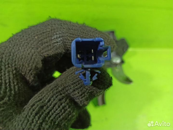 Замок багажника Toyota Yaris P90 2SZ 2006