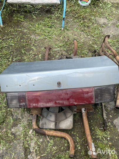 Продам 2 крышки багажника