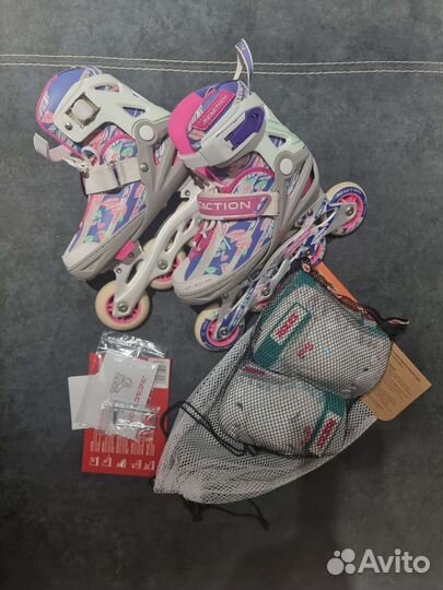 Роликовые коньки с комплектом защиты