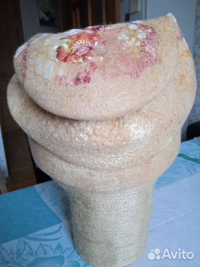 Шапка женская валяная авторская