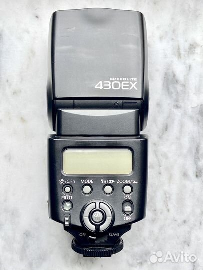Вспышка Canon 430 ex практически новая