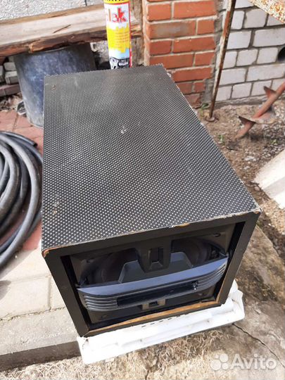 Сабвуфер Clarion с усилителем активный