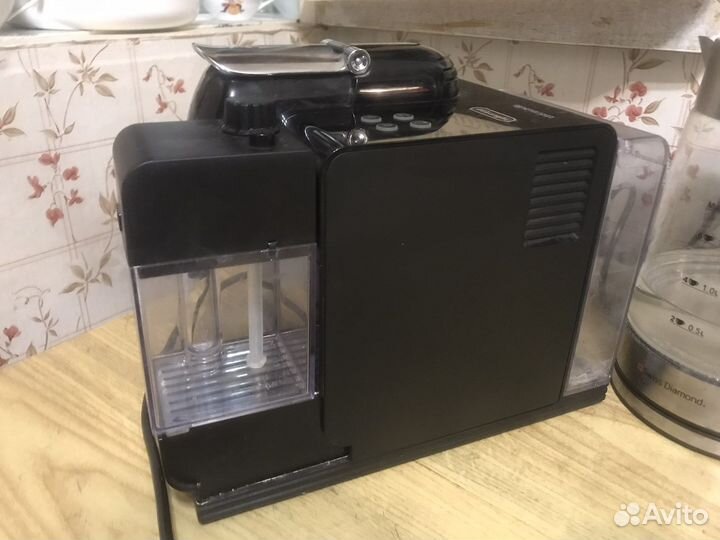 Кофемашина Nespresso delonghi EN520