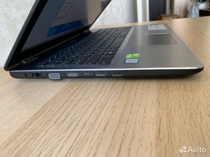 Игровой ноутбук Asus i3 7g/Geforce/12GB/512 SSD