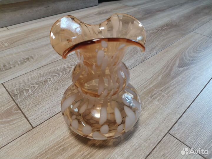 Ваза карамельное стекло Красный Май СССР