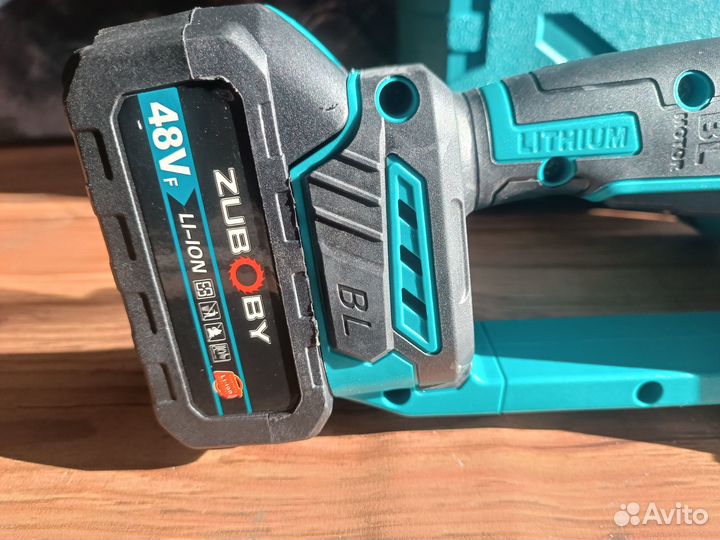 Аккумуляторная пила