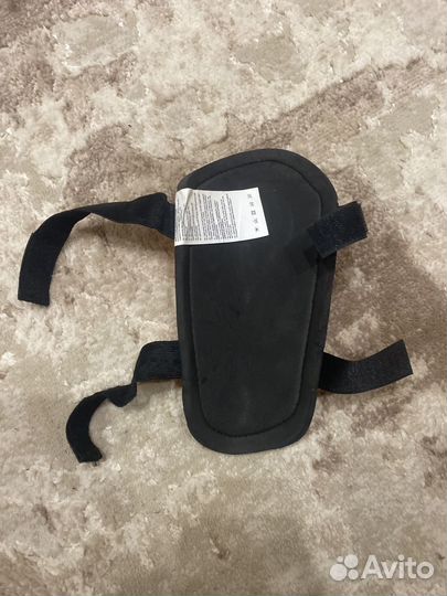 Щитки футбольные детские