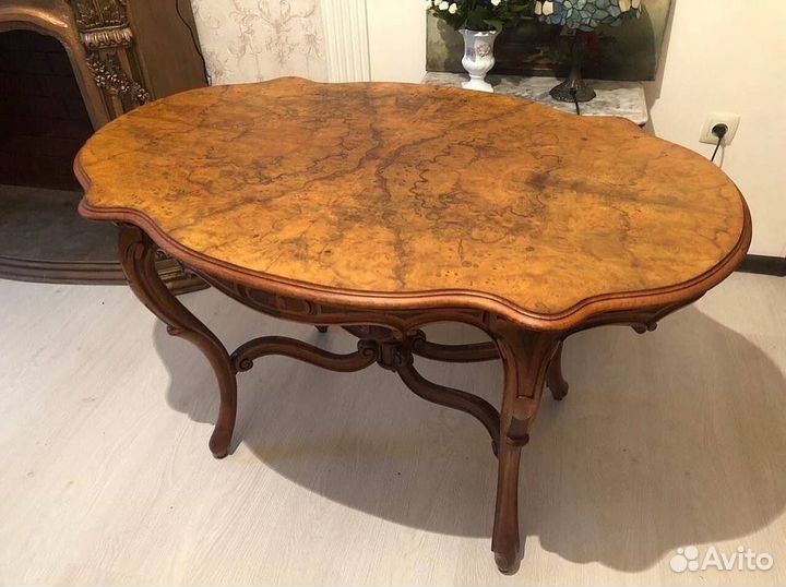 Стол из ореха