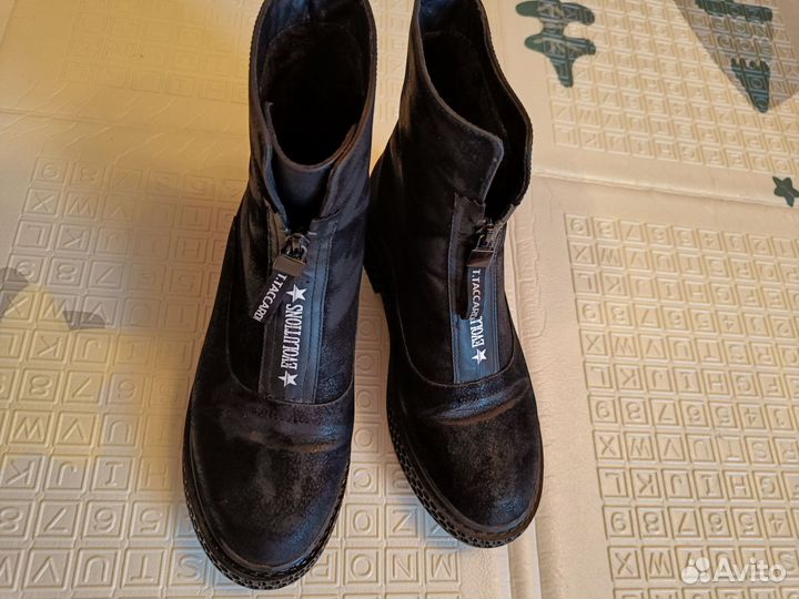 Женские ботинки