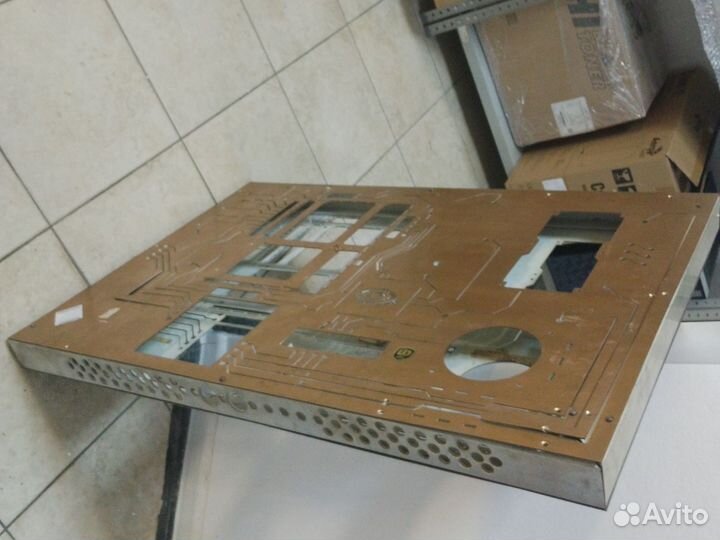 Компьютерный корпус из металла. Эксклюзив