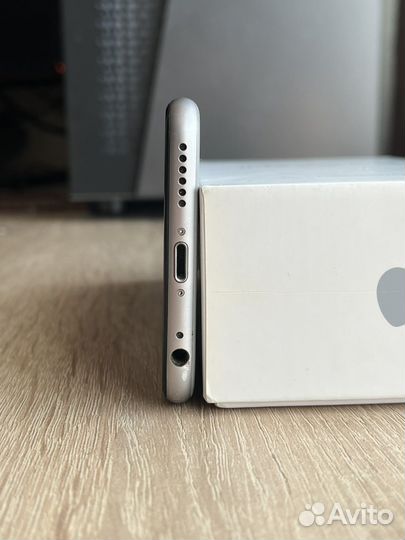 iPhone 6S, 64 ГБ