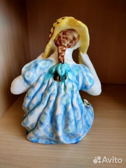 Статуэтка Ветерок Девочка в платочке зик Конаково