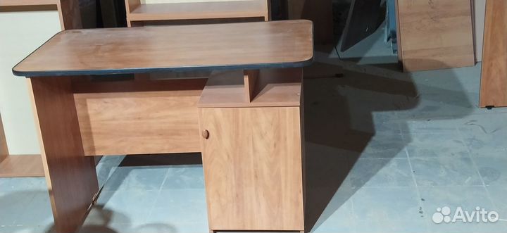 Письменный стол