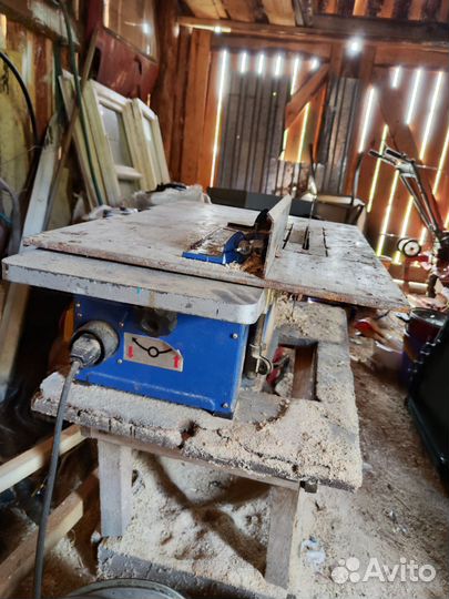 Станок деревообрабатывающий